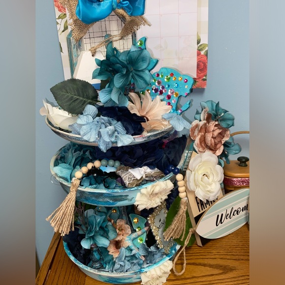 3 Tier Tray handmade - Picture 3 of 6